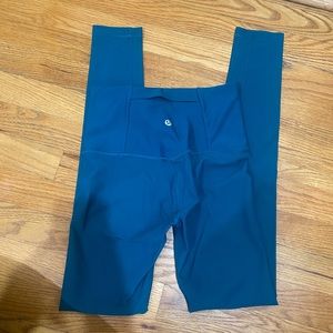 Lululemon mapped out high us 28” tight Laguna size 4. Like new
